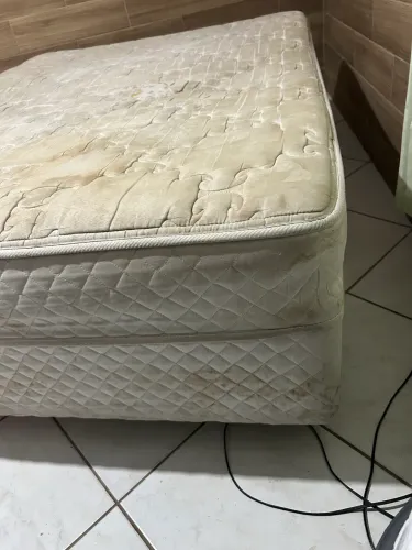 Cama de casal para doação 