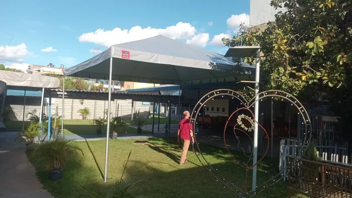 Tenda 6x6 nova