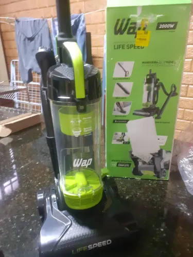 Vendo aspirador de pó vertical wap life speed 2000w.