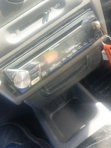 Rádio Pioneer zero, só pegar e usar com controle ( aceito cartão)