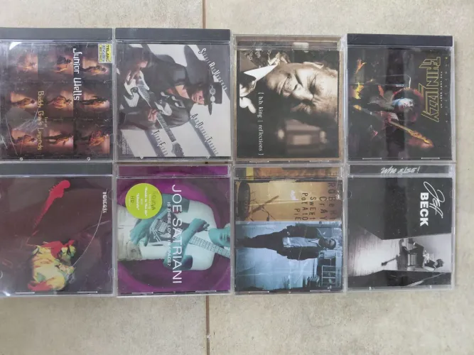 Vendo coleção única exclusividades CDs da nostalgia do Rock e outras bandas e Guitaristas