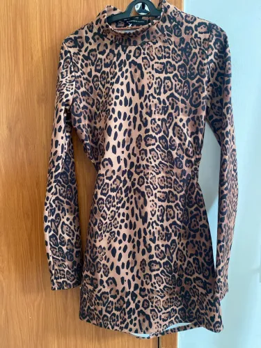 Vestido com estampa de onça