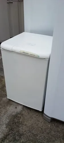 Frigobar electrolux funcionando perfeitamente 127 volts 