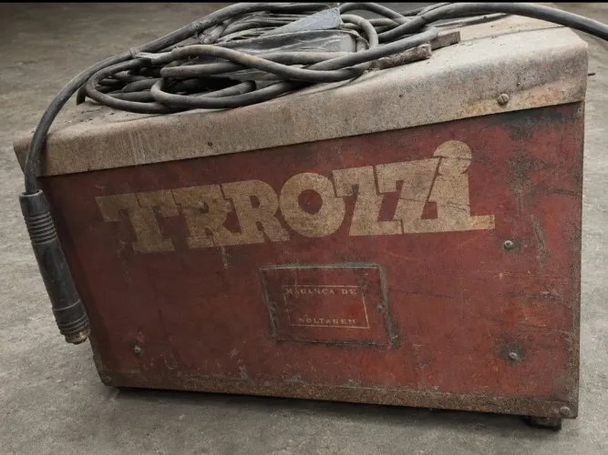 Máquina de solda trrozzi