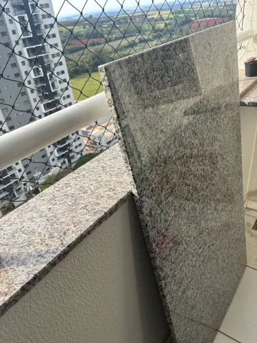 Chapa de Granito Cinza 1,30 x 0,70 m