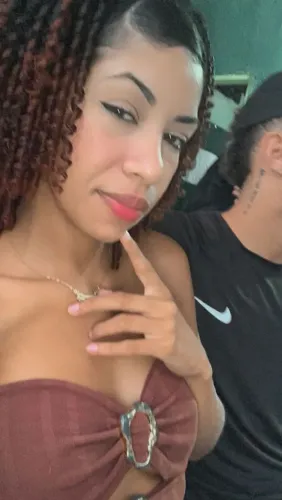 Babá, doméstica, atendente