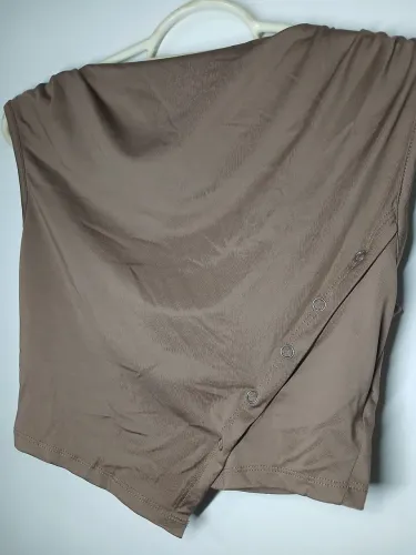 Blusa curta SHEIN Detalhe botões Bege
