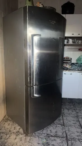 Vendo geladeira 1500 retirar em Maricá são José do Imbassaí