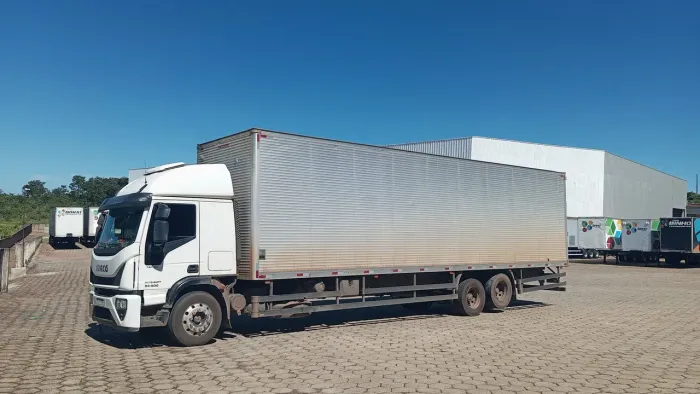 Iveco tector 24300. 21/22