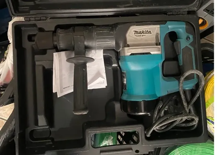 Martelete MAKITA M8600B