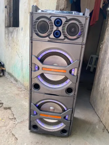 Caixa de som amplificada