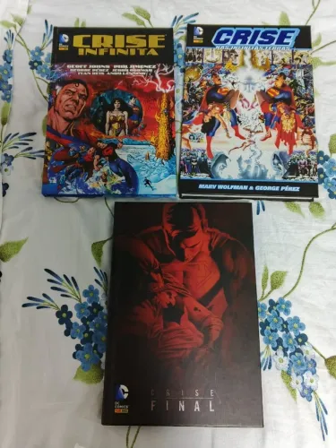 HQ Bundle:  Crise nas Infinitas Terras +  Crise Infinita + Crise FInal 