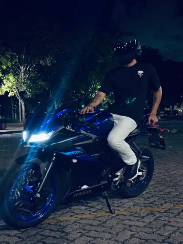 Yamaha R15 Racing Blue 2025
