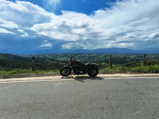 Iron 883 em excelente estado