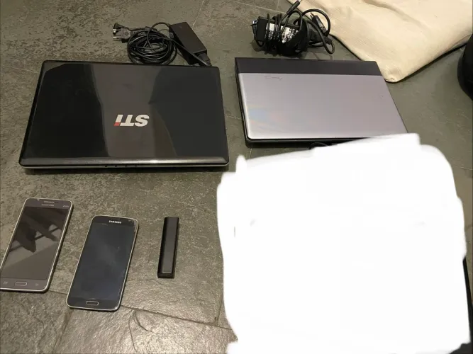 Notebook e celulares sucatas