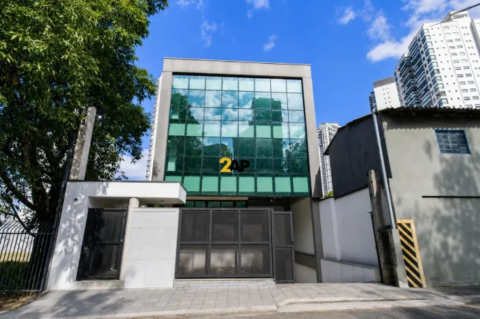 Prédio Comercial de Alto Padrão com 6 Banheiros, 10 Vagas de Garagem e 1.000m² na Vila Fir