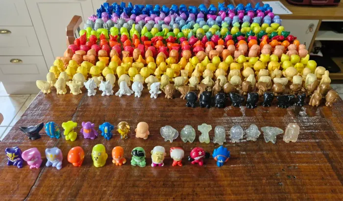 Lote com 390 Gogo's Crazy bones