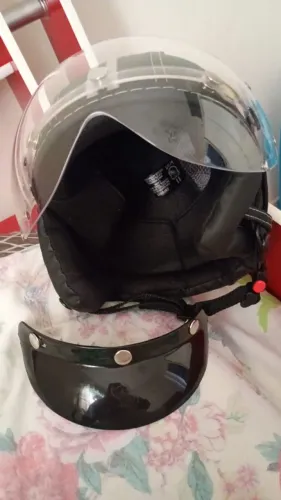 Vendo capacete novo, nunca usado e original da MotoChef. TM: G 120,00
