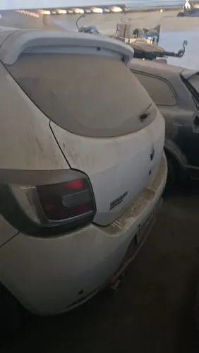 Porta malas Renault Sandero RS 2019 completo 