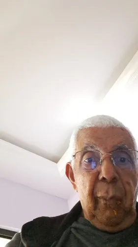 Secretaria doméstica que saiba cozinhar