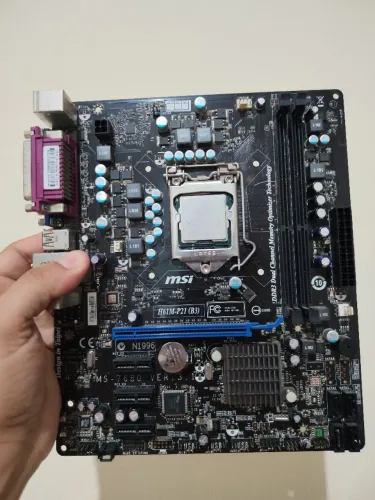 Placa de Mãe H61M-P21 (B3) Usada