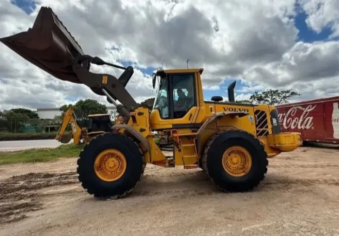 Pá carregadeira volvo