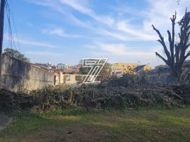 Imóvel à venda 495 metros quadrados em Bom Retiro-Curitiba-PR VISITA 41 9 8 5 1 8-5 6 4 2
