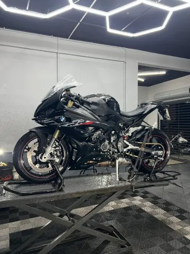 S1000RR 2025 baixa km abaixo da Fipe sem retoques