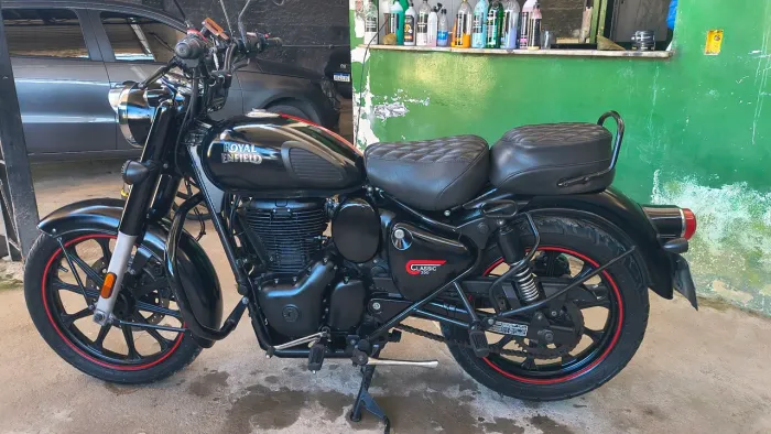 Royal Enfield Classic Dark 350