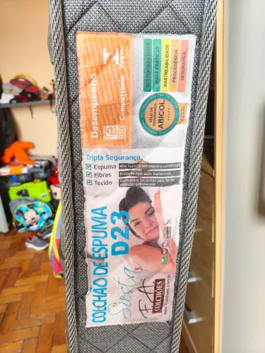 Colchão solteiro usado