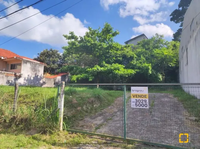 Terreno à venda com 1.391,37m2 no Pantanal, Florianópolis.