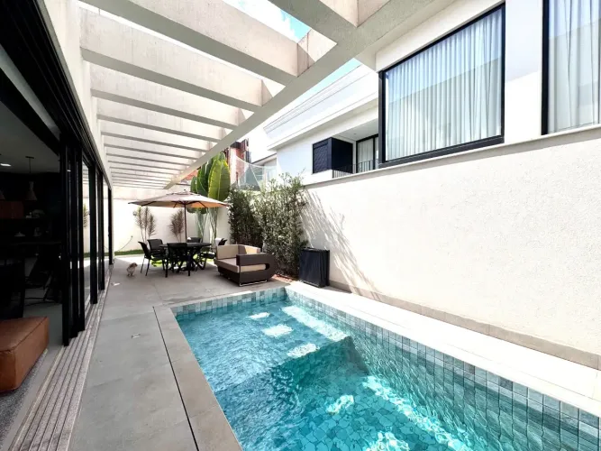 Casa à venda no Condomínio Jardim Versailles em Uberlândia