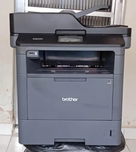 Brother DCP-L5502DN multifuncional laser monocromática 