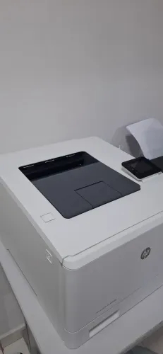 Impressora HP laser jet pro m454dw colorida