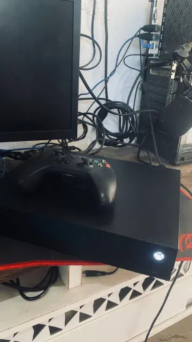 Xbox one X zerado com controle original