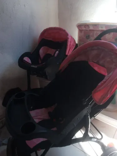 Carrinho+Bebê conforto+Banheira com suporte e trocador