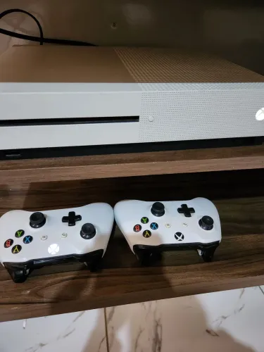 Xbox One 1TB IMPERDIVEL