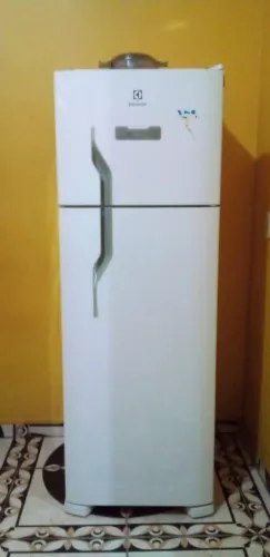 Vende-se geladeira Electrolux *
