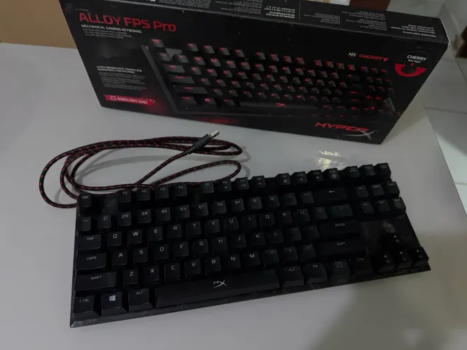 Teclado Hyperx Alloy FPS Pro Switch Red