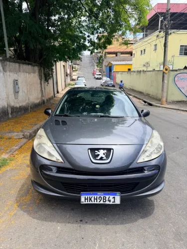 Peugeot 207 XR 1.4 Flex 8V 5P 2011