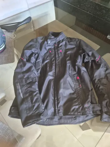 Jaqueta feminina X11 Iron 3 tamanho 4G ( poucas vezes usada)
