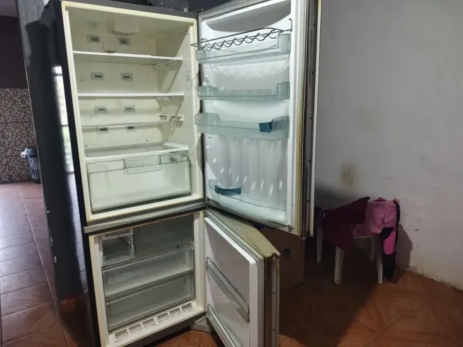 Geladeira com defeito