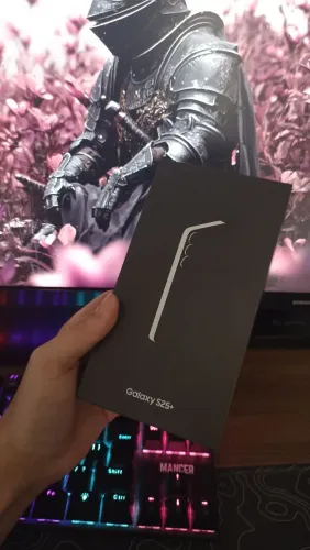 Samsung Galaxy 25+ (novo com caixa e carregador)