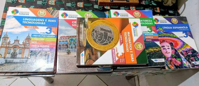 Livros sistema de ensino contextualizando saberes 3? ano ensino médio