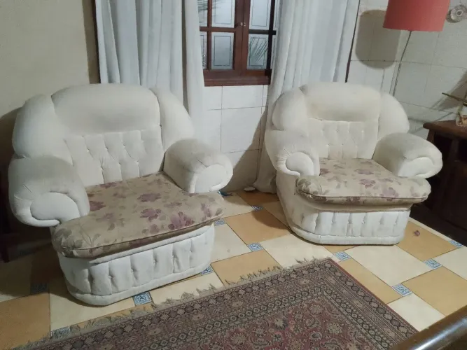 Duas poltronas 