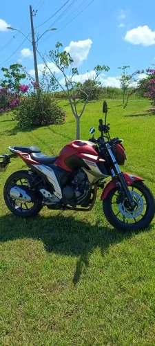 Yamaha Fazer 250 - Conservada, Revisada e Pronta para Rodar