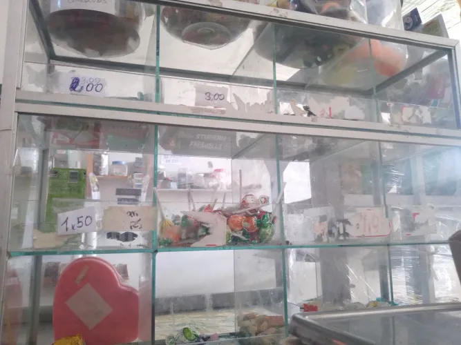 promoção vendo um expositor porta balas, bombons doces etc