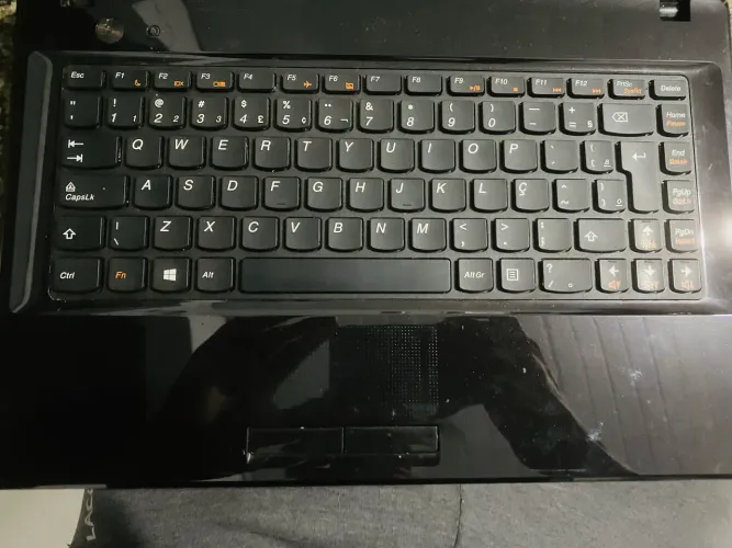 NOTEBOOK LENOVO COM TELA QUEBRADA