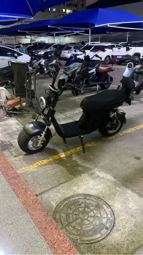 Moto elétrica novinha YIWU X16 HARLEY