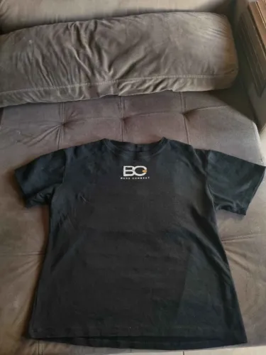 Camiseta Masculina Boss Connect Audiovisual Preta - Câmera Corte Ação (Tamanho M)